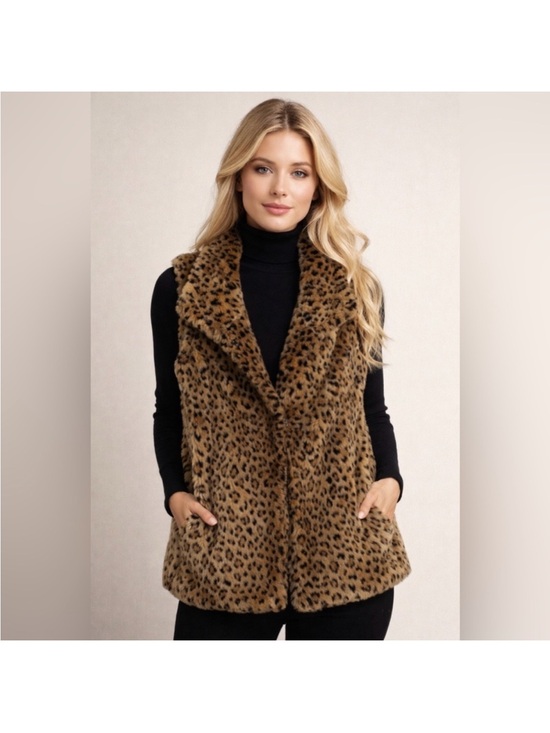 Kristen Blake Jackets & Blazers - Kristen Blake Tan Animal Print Faux Fur Vest NWOT